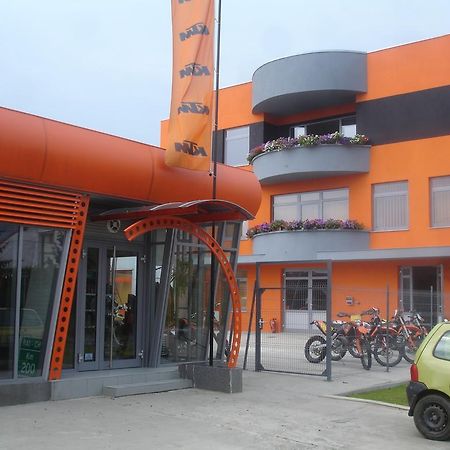 Vasarely Luxury Flat Apartment Satu Mare Exterior photo